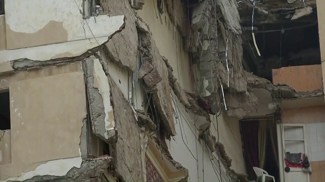 قوات الحماية المدنية المصرية تواصل البحث عن ضحايا أسفل العقار المنهار في #الإسكندرية.. وانتشال 3 جثث حتى الآن #العربية