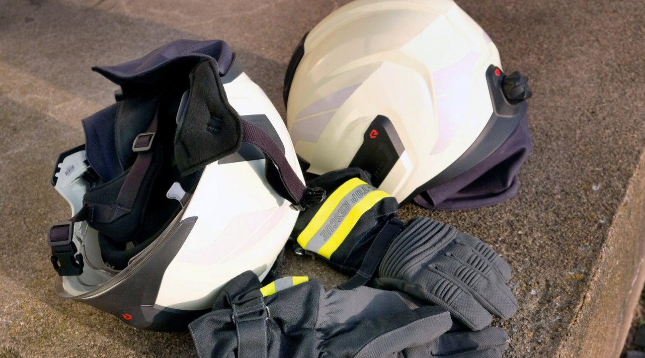 Feuerwehrmann verkauft massenweise Einsatzmaterial