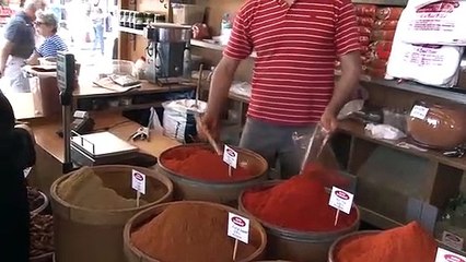 Sucuk içini yoğururken dikkat: Su koymak ekşime ihtimalini yükseltiyor