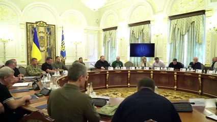 Zelenski celebra el "avance en todas direcciones" del Ejército ucraniano