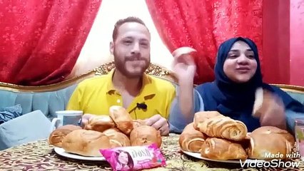 تحدي اكل كميه كبيره من السندوتشات