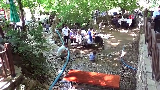 Batman'da Vatandaşlar Mesire Alanlarına Akın Etti