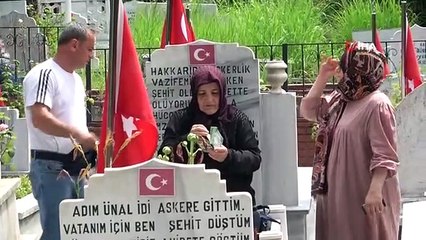 Arefe Günü Şehitlikte Hüzün