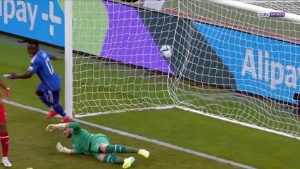 Résumé  L'Italie se fait peur mais se relance contre la Suisse