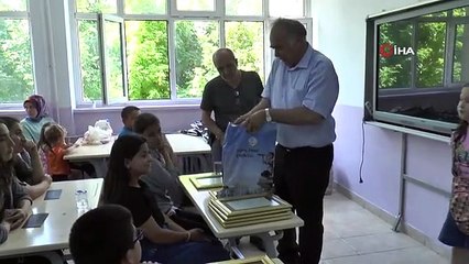 Uzak köylerde eğitim alan öğrenciler okul birincisi oldu
