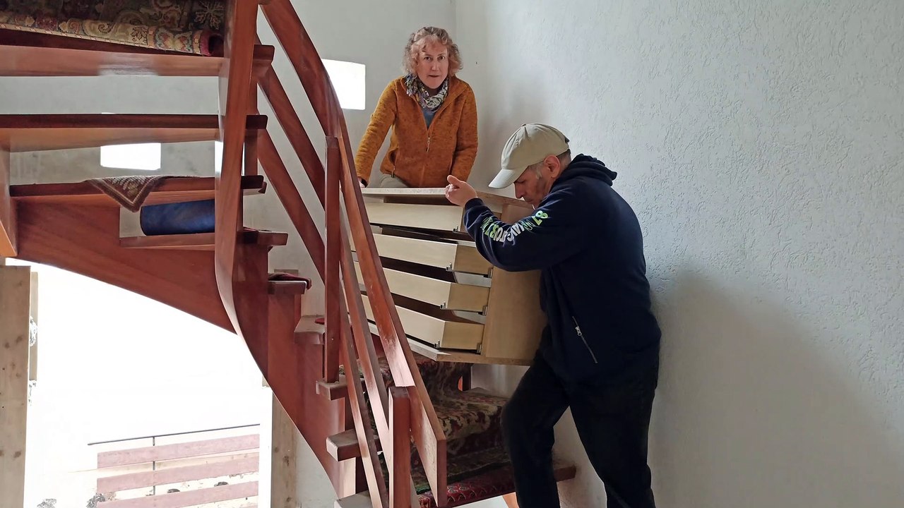 Schrank herrunterschleppen