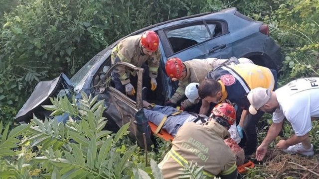 Bursa’da düğün dönüşü kaza: Anne yaşamını yitirdi