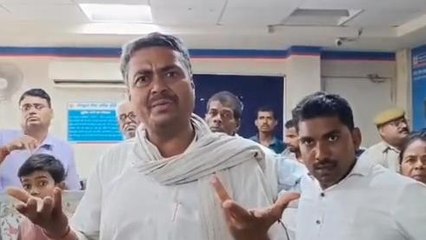 वैशाली: बैंक में रुपया नहीं रहने पर उपभोक्ताओं ने किया हंगामा, सुनिए क्या कुछ कहा