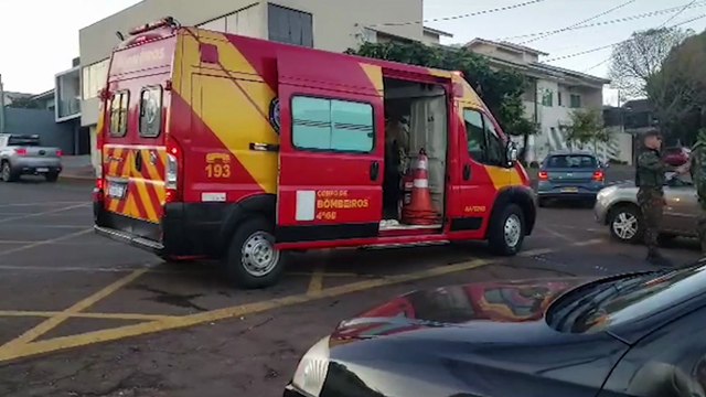 Motociclista fica ferido após colisão na Rua Vitória, em Cascavel