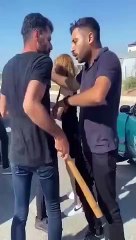 Demande en mariage de style Adana! Il a fait semblant de se battre et s'est soudainement agenouillé avec l'anneau.