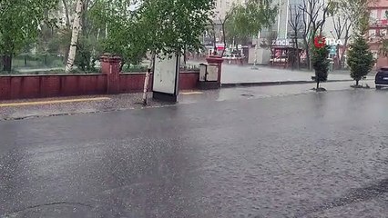 Ardahan'da Dağlar Beyaza Büründü, Şehir Merkezinde Dolu Yağışı Etkili Oldu