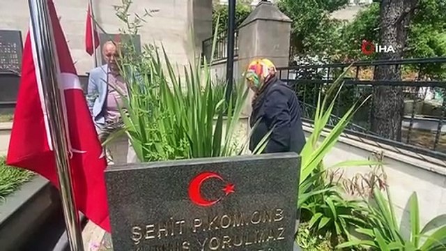 Arife günü mezarlıklar ziyaretçi akınına uğradı