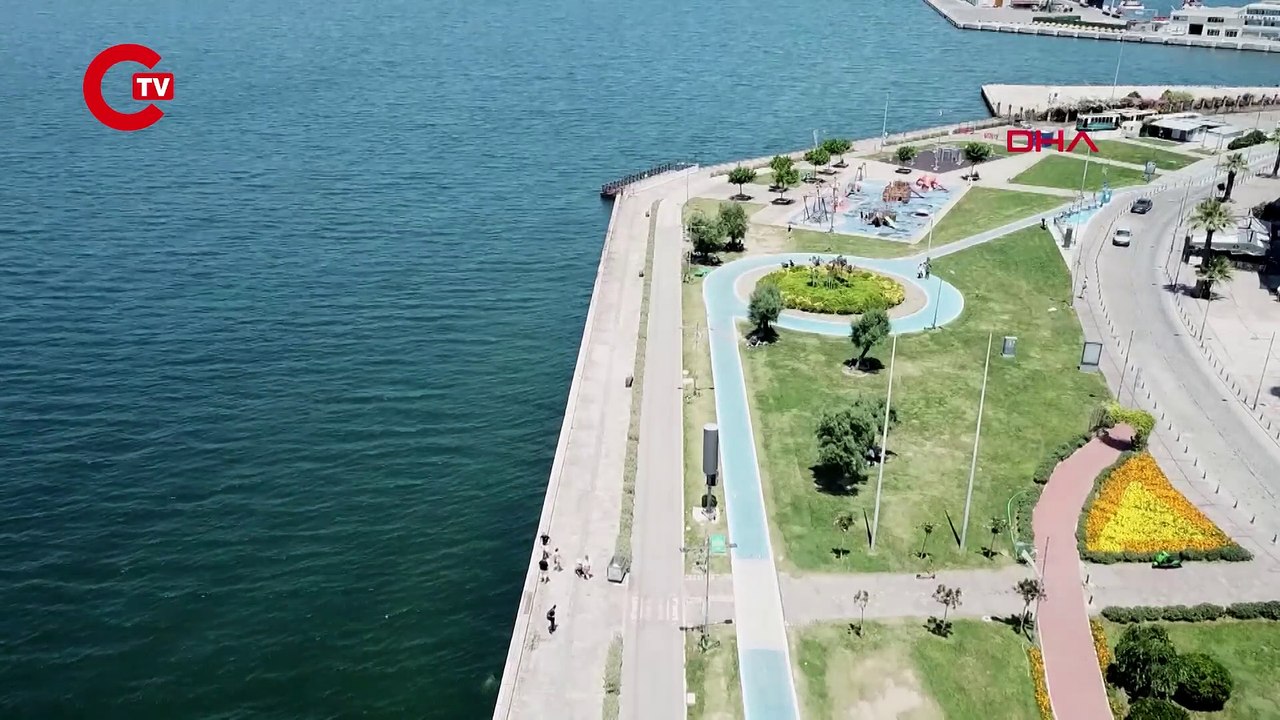 İzmir Kordon boş kaldı