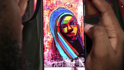 Скачать видео: Nigerian artist makes paintings interactive with AR