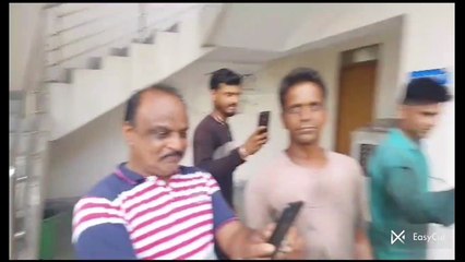 पुलिस लाइन में बैरक के सामने खड़ी स्कूटी में घुसा सांप