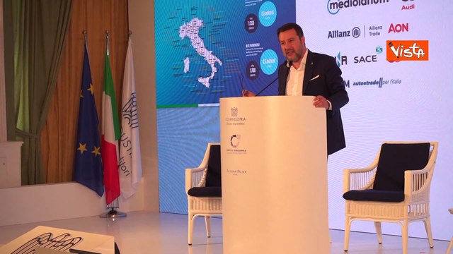 Salvini: Voglio che fra 50 anni l'Italia sia un Paese green ma anche occupato
