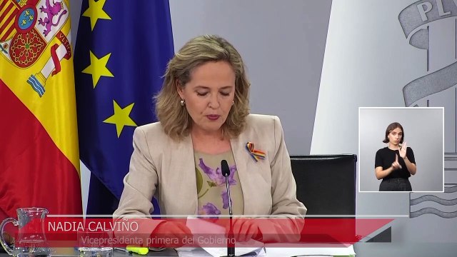 El Gobierno aprueba la prórroga de la rebaja del IVA de alimentos y las ayudas al transporte público