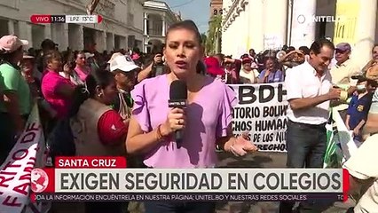 Padres de familia marchan hasta la Alcaldía para pedir seguridad en colegios