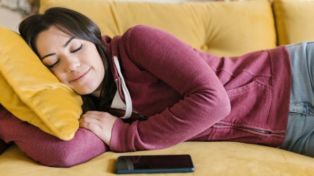 People Who Take Regular Daytime Naps Tend to Have Bigger, Healthier Brains, Study Finds