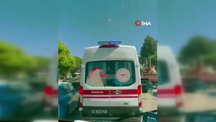 Bakan Koca'dan ambulansın önünü açan Ordulu şoförlere teşekkür! Sözleri böyle yankılandı