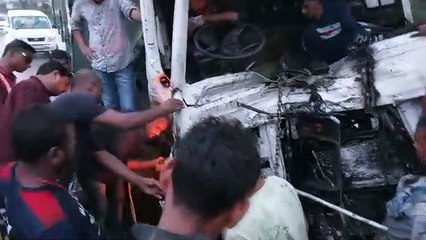 Well done Koni police - face to face collision between truck and Hiva,