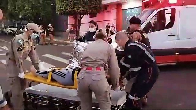 Mulher sofre fratura exposta após acidente na avenida Paraná, em Umuarama