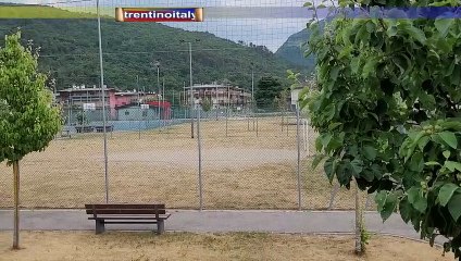 sempre più disastrato il campetto di cadine