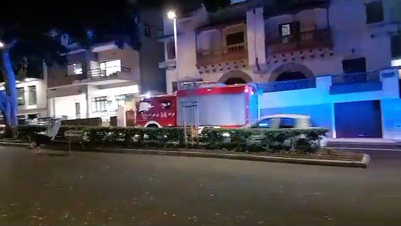 Desalojo edificio en la Rambla