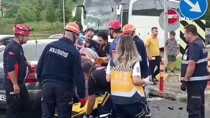 Bolu'da iki otomobil çarpıştı: 9 yaralı