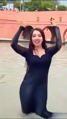 Video : पानी में आग लगानी है गाने पर लड़की की रील ने अयोध्या में मचा दी बवाल, पुलिस भी पड़ गई पीछे