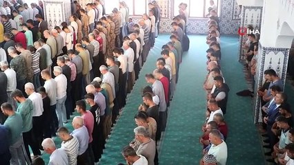 Enkaz kent Hatay'da buruk bayram namazı
