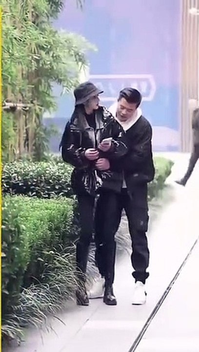 Chinese_streetahort_video.__ll_couples_fashion_on_the_Street_New_Streetfashion_yt_video(360p)