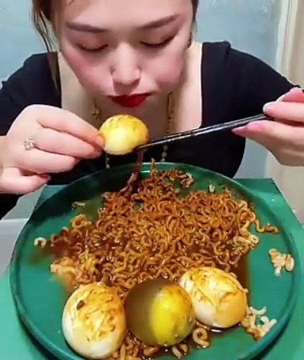 Chinese_Mukbang_Spicy_Noodles_and_Boiled_Eggs(240p) video Dailymotion