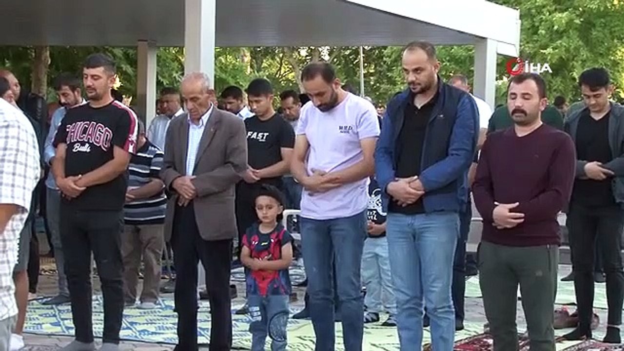 Les habitants de Malatya ont rempli les mosquées pour la prière de l'Aïd