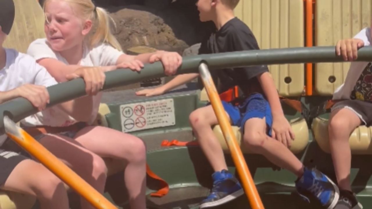 Girl screams hoarsely on the Kali River Rapids ride at Disney World’s Animal Kingdom