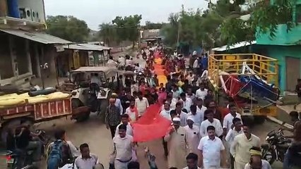 मां को चढ़ाई 51 मीटर लंबी चुनरी