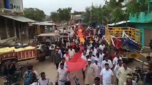 मां को चढ़ाई 51 मीटर लंबी चुनरी