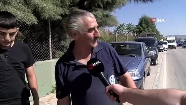 Ils ont saisi la victime par les pieds et l'ont fait marcher comme un enfant