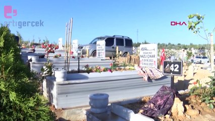 Deprem bölgesinde 'bayram': Depremzedeler ölen yakınlarının mezarlarını ziyaret etti