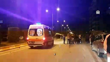 Çorum'da çarpışan iki otomobildeki 3 kişi yaralandı