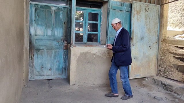 نافخ كير يحافظ على حرفة الأجداد في الجزائر: المهنة تنقرض