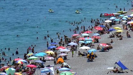 Antalya'da plajda aylık loca kiraları 75 bin lirayı buldu! Yıllık ev kirasına denk geliyor