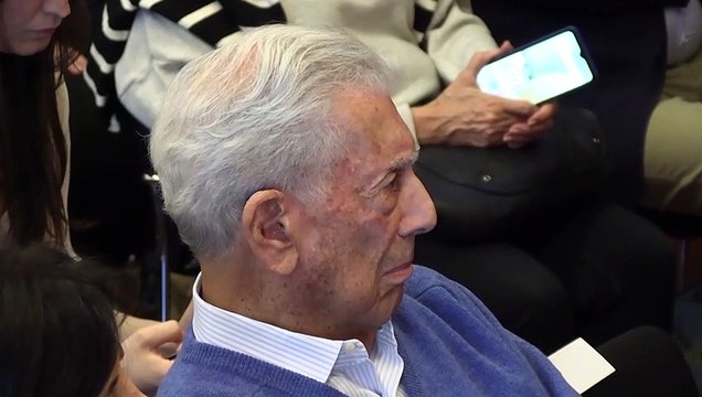 Los malos modos de Morgana, hija de Mario Vargas Llosa, para proteger a su padre de las cámaras