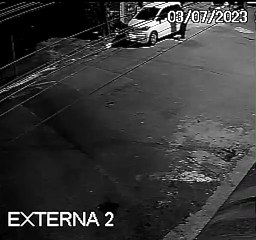 Policial reage a assalto e é baleada no rosto com a própria arma