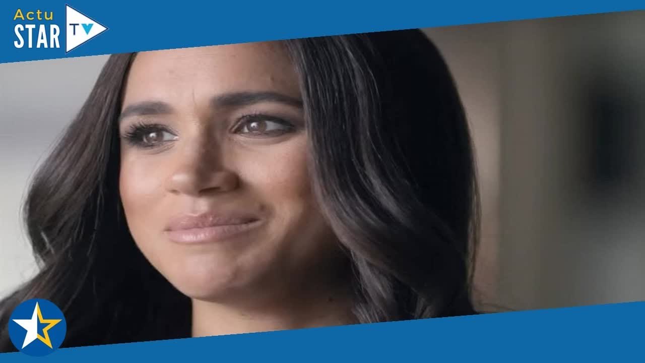 Meghan Markle casual chic : elle ressort un de ses looks d’été fétiches pour une discrète sortie