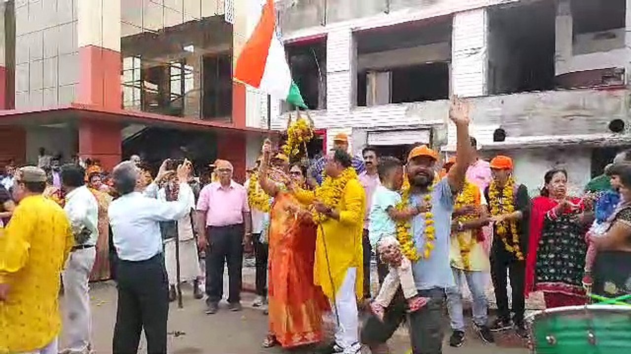 शिवभक्ति के साथ राष्ट्रभक्ति, बम बम भोले के साथ गूंजे भारतमाता के जयकारे, अमरनाथ के लिए पहला जत्था रवाना