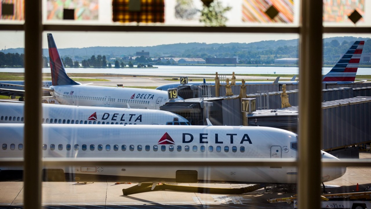 Avión con 96 pasajeros fue forzado a aterrizar luego de reportar fallas técnicas y llegó sin tren de aterrizaje en Estados Unidos