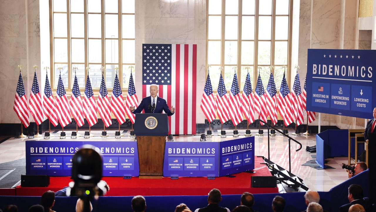 'Bidenomics': el concepto con el que el presidente Joe Biden busca “restaurar el sueño americano”
