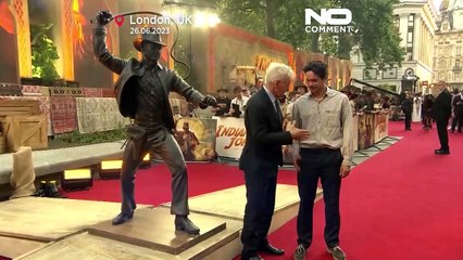Βρετανία: Παρουσιάστηκε το νέο άγαλμα του Ιντιάνα Τζόουνς
