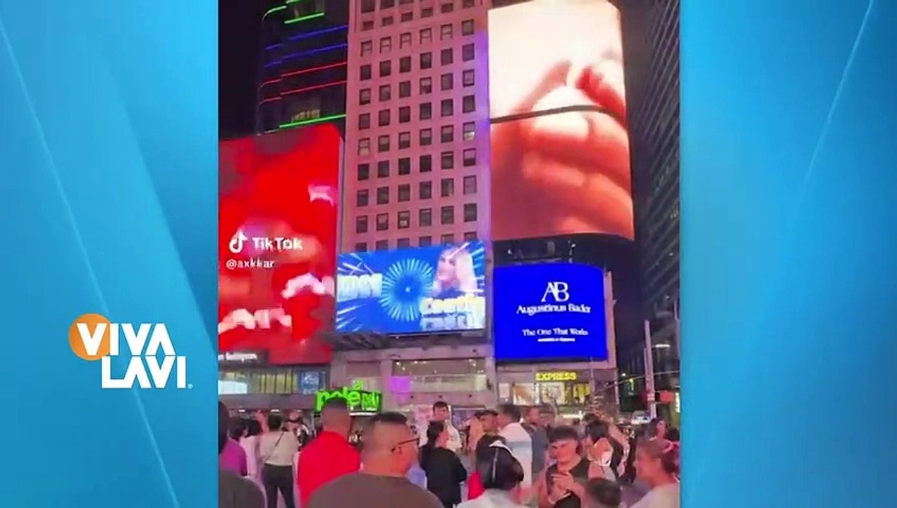 Wendy Guevara aparece en las pantallas de Time Square